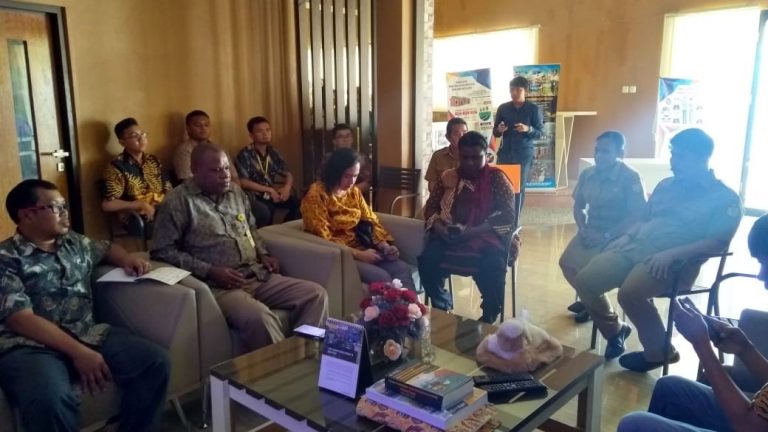 Studi Banding Bagian Perencanaan dan Sistem Informasi (BAPSIK) Universitas Cenderawasih ke UPT. Pusdalisbang Provinsi Papua